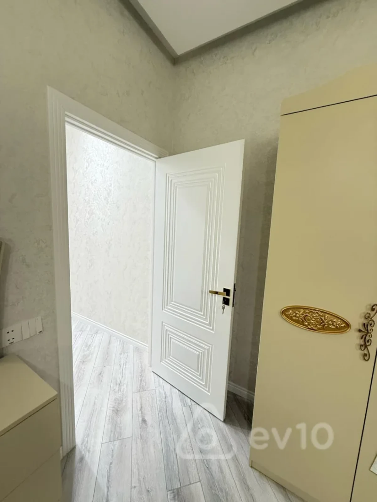 Kirayə verilir 2 otaqlı yeni tikili 65 m²