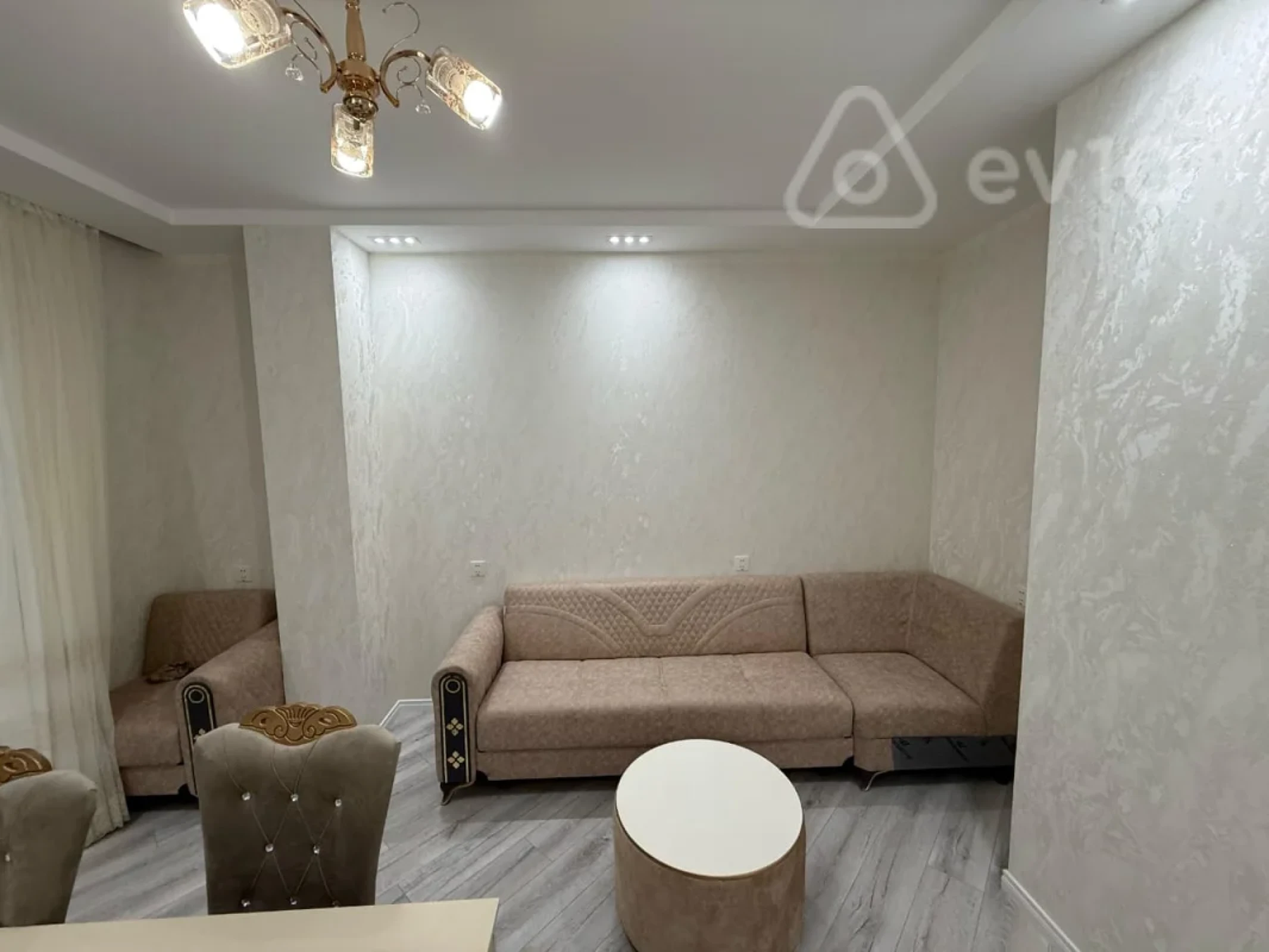 Kirayə verilir 2 otaqlı yeni tikili 65 m²