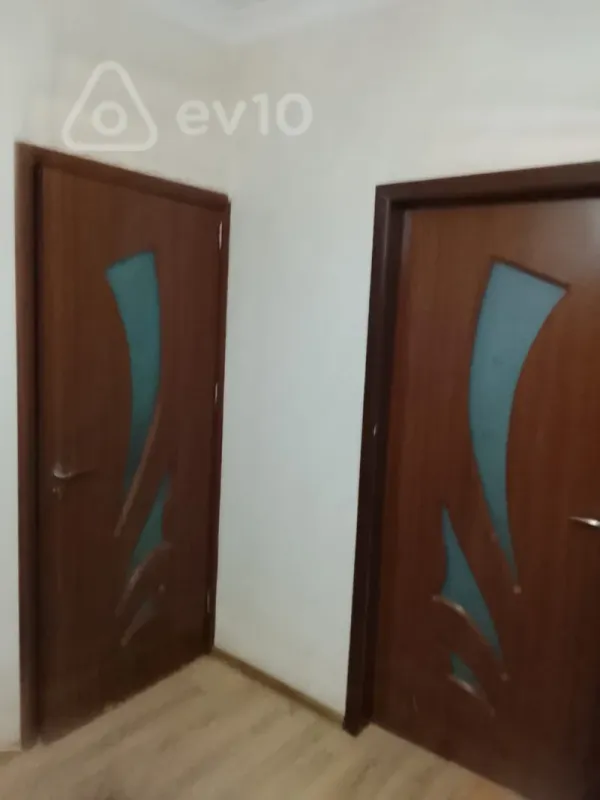 Kirayə verilir 3 otaqlı köhnə tikili 70 m²
