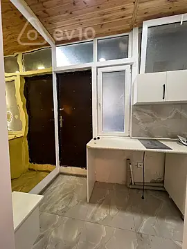 Satılır 1 otaqlı köhnə tikili 18 m²