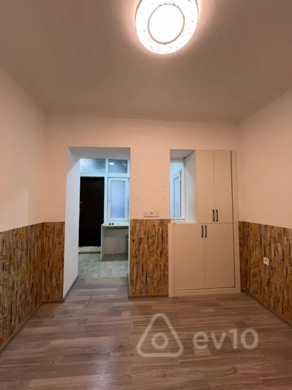 Satılır 1 otaqlı köhnə tikili 18 m²