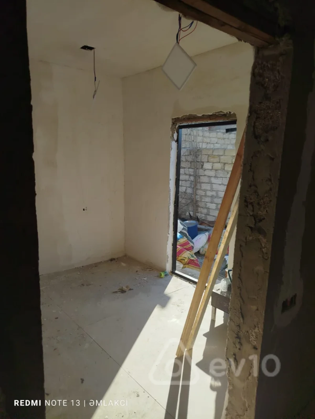 Satılır 2 otaqlı həyət evi 40 m²