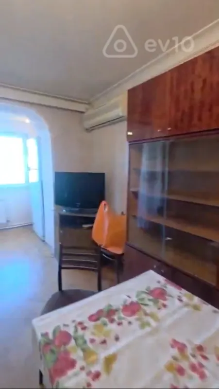 Kirayə verilir 3 otaqlı köhnə tikili 75 m²
