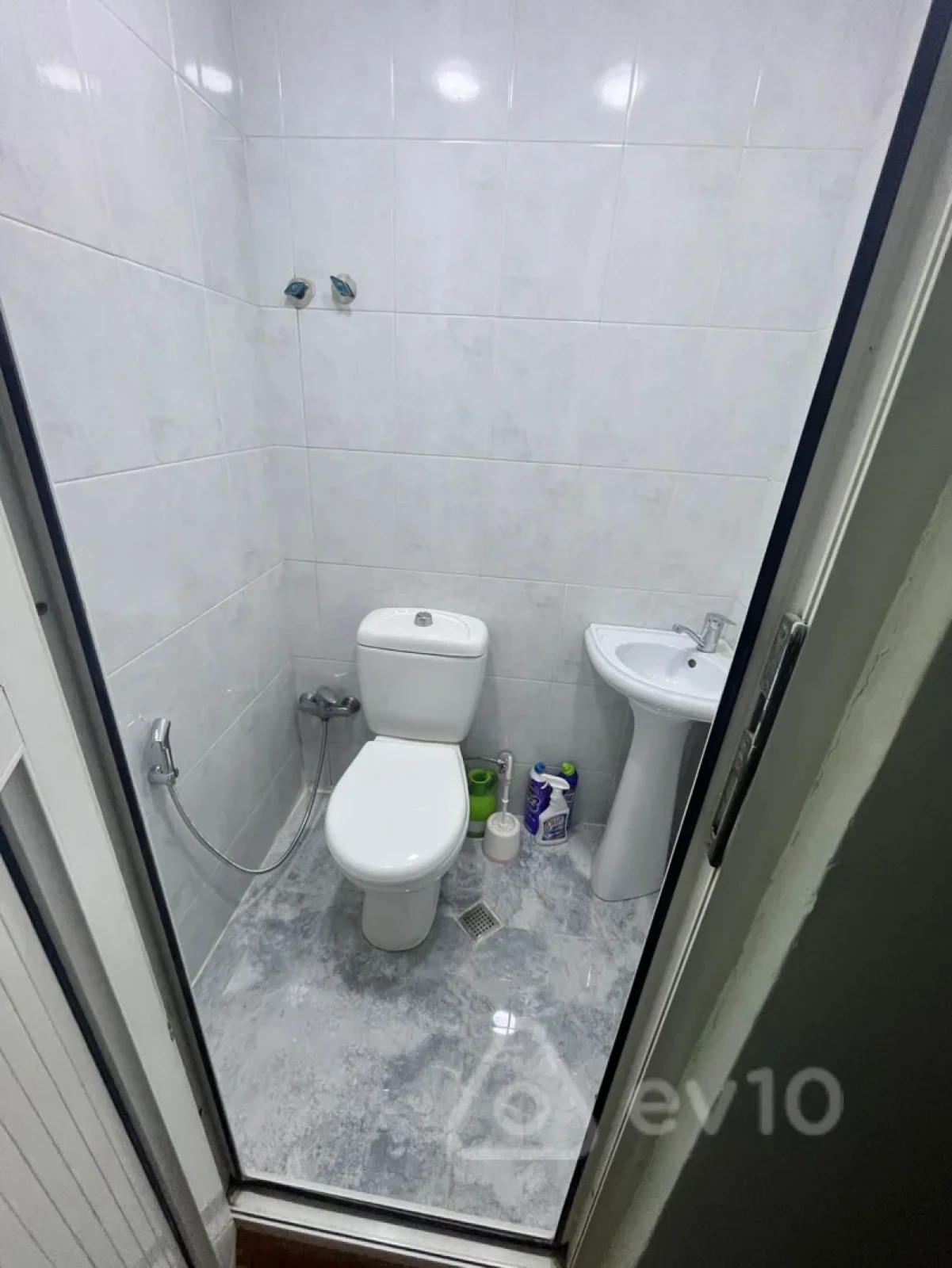 Kirayə verilir 3 otaqlı köhnə tikili 120 m²
