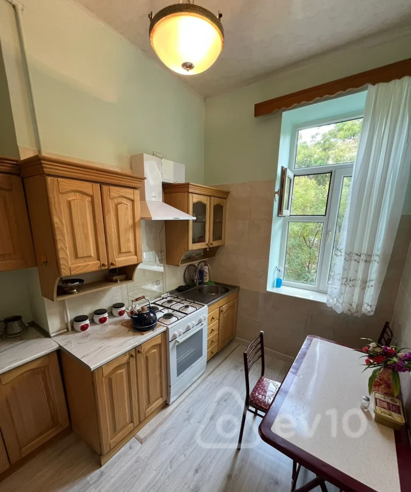 Kirayə verilir 3 otaqlı köhnə tikili 120 m²