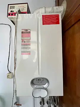 Kirayə verilir 3 otaqlı köhnə tikili 120 m²