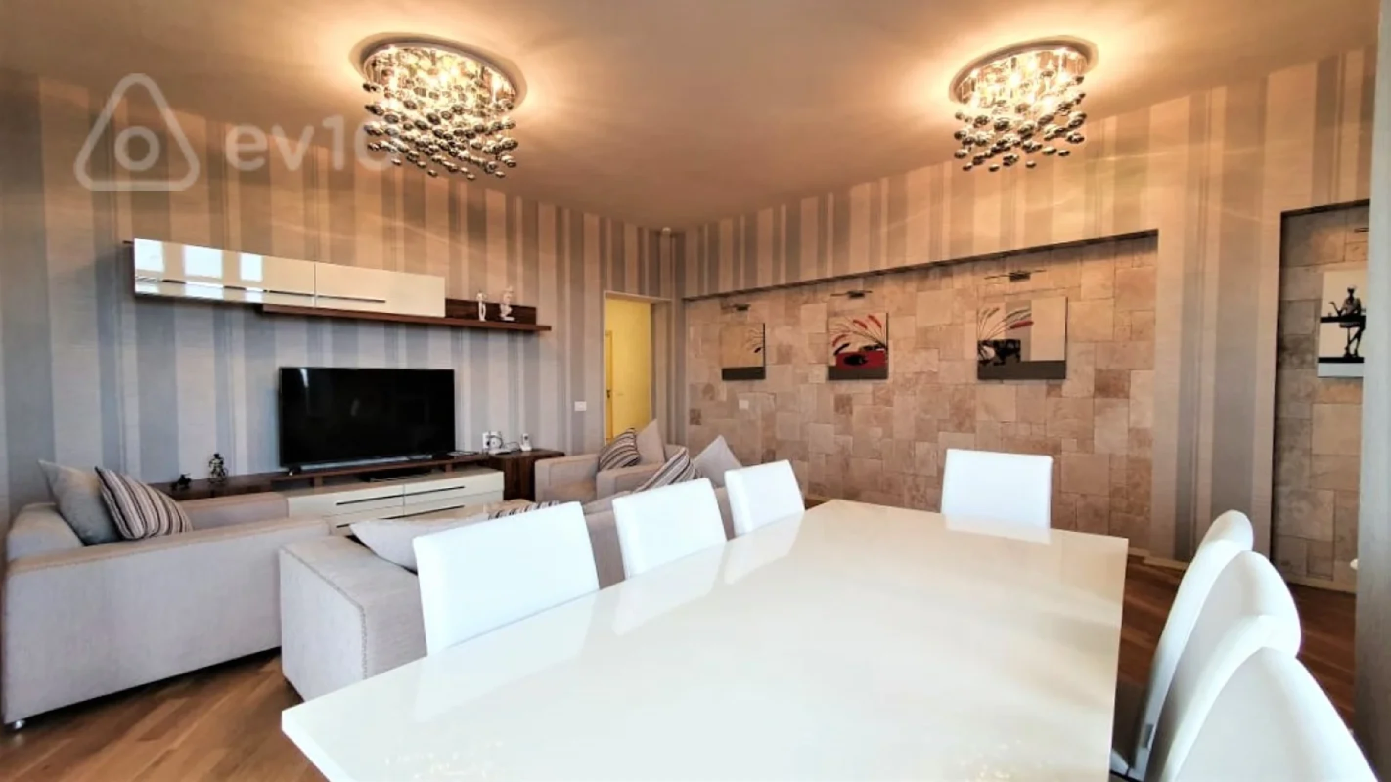 Kirayə verilir 3 otaqlı yeni tikili 131 m²