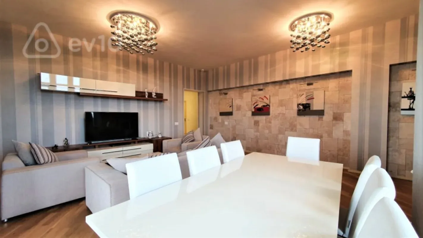 Kirayə verilir 3 otaqlı yeni tikili 131 m²