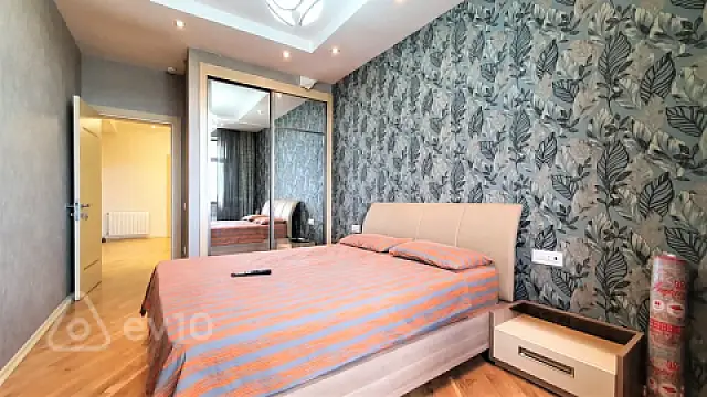 Kirayə verilir 3 otaqlı yeni tikili 131 m²