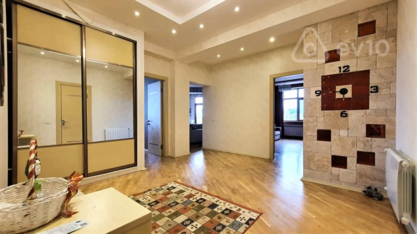 Kirayə verilir 3 otaqlı yeni tikili 131 m²