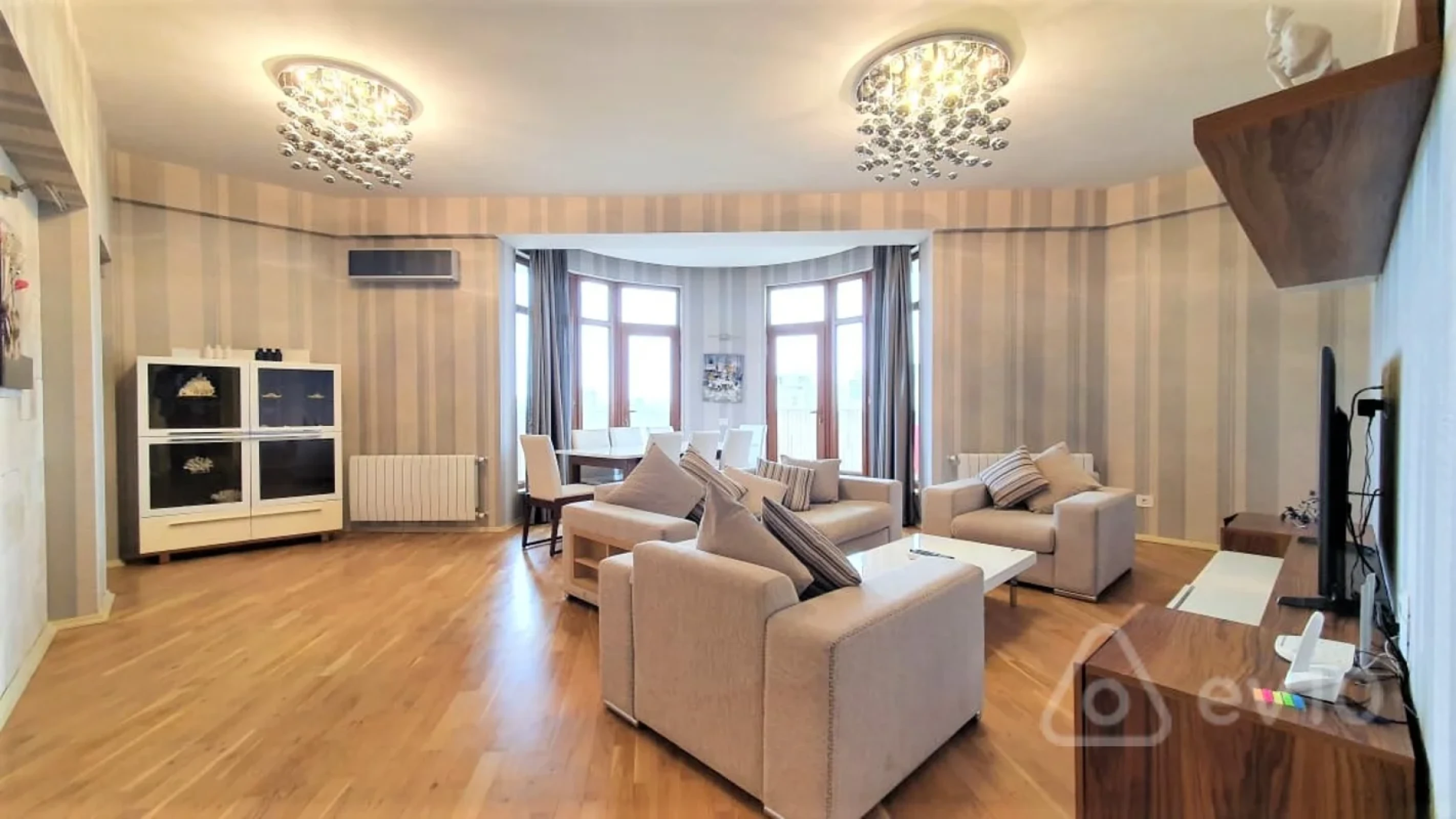 Kirayə verilir 3 otaqlı yeni tikili 131 m²