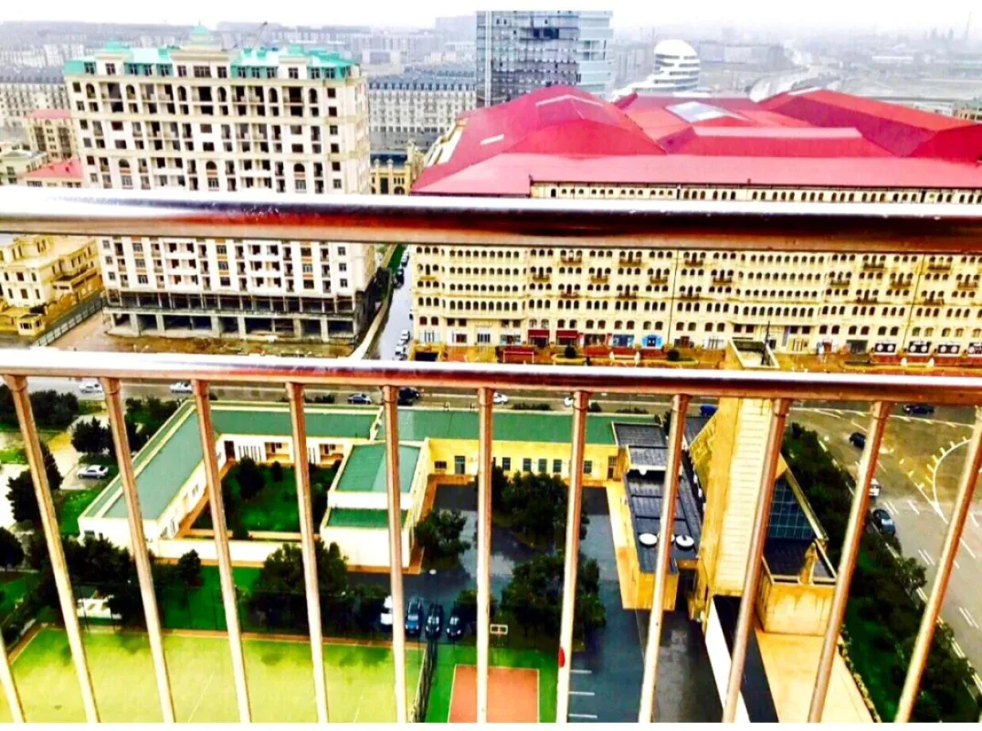 Kirayə verilir 4 otaqlı yeni tikili 181 m²