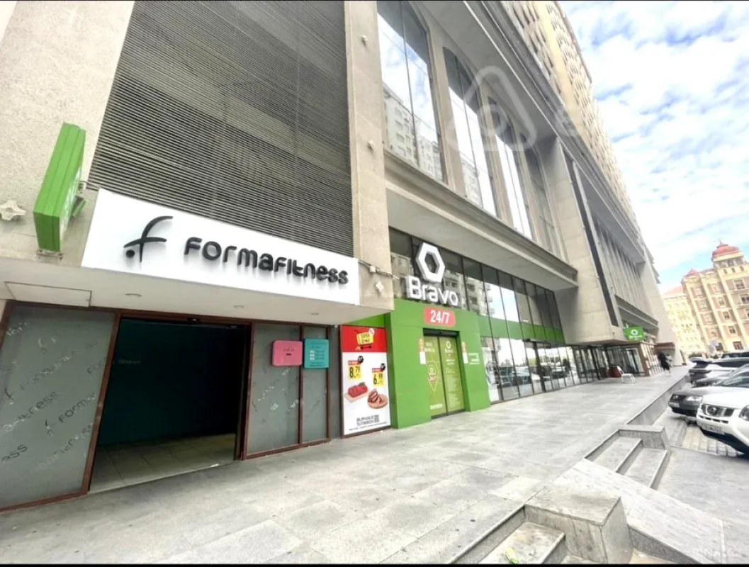 Kirayə verilir 4 otaqlı yeni tikili 181 m²