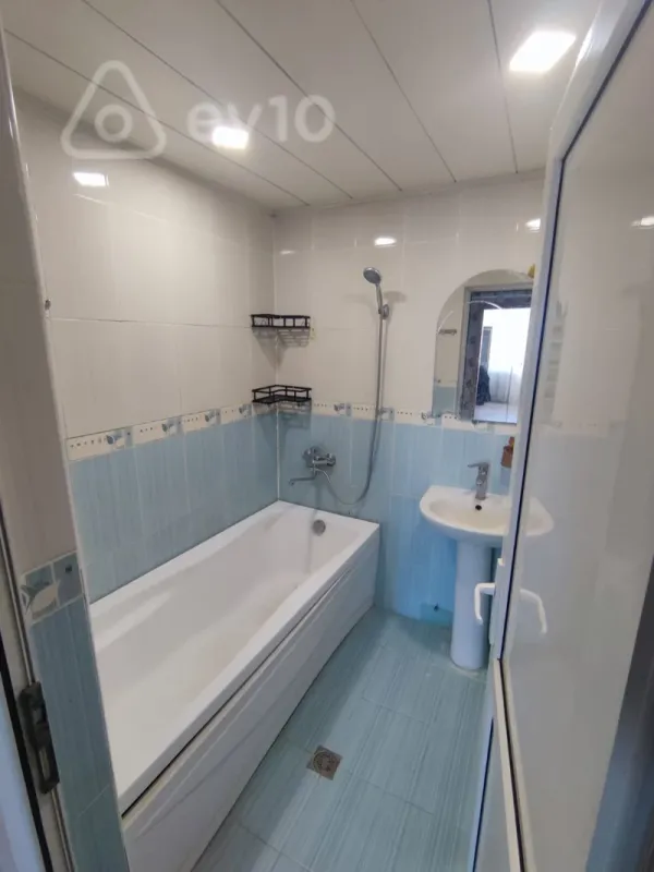 Kirayə verilir 3 otaqlı yeni tikili 120 m²