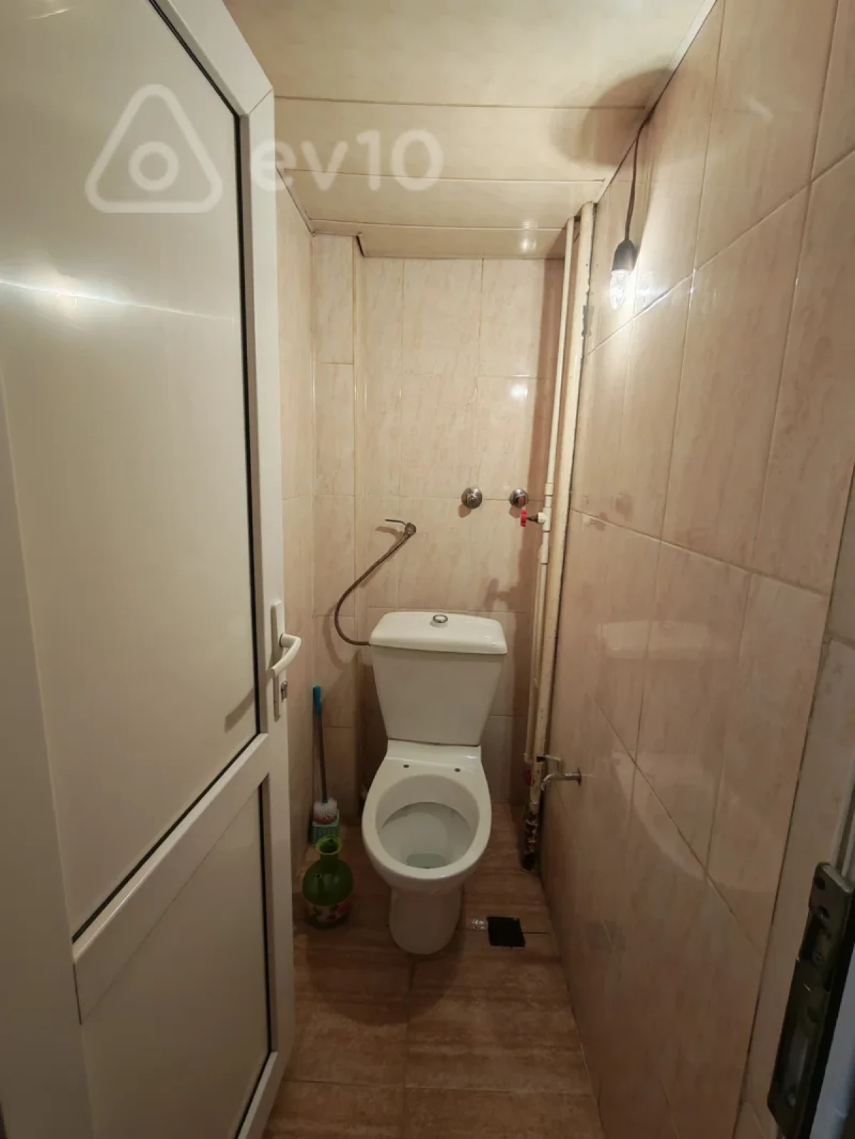 Satılır 2 otaqlı köhnə tikili 60 m²