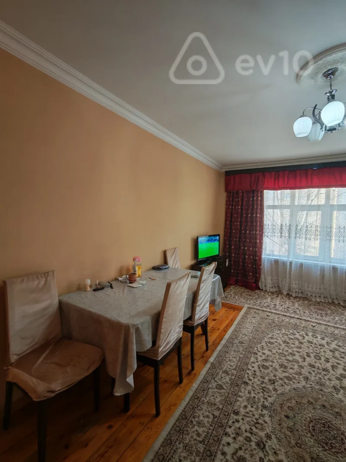 Satılır 2 otaqlı köhnə tikili 60 m²
