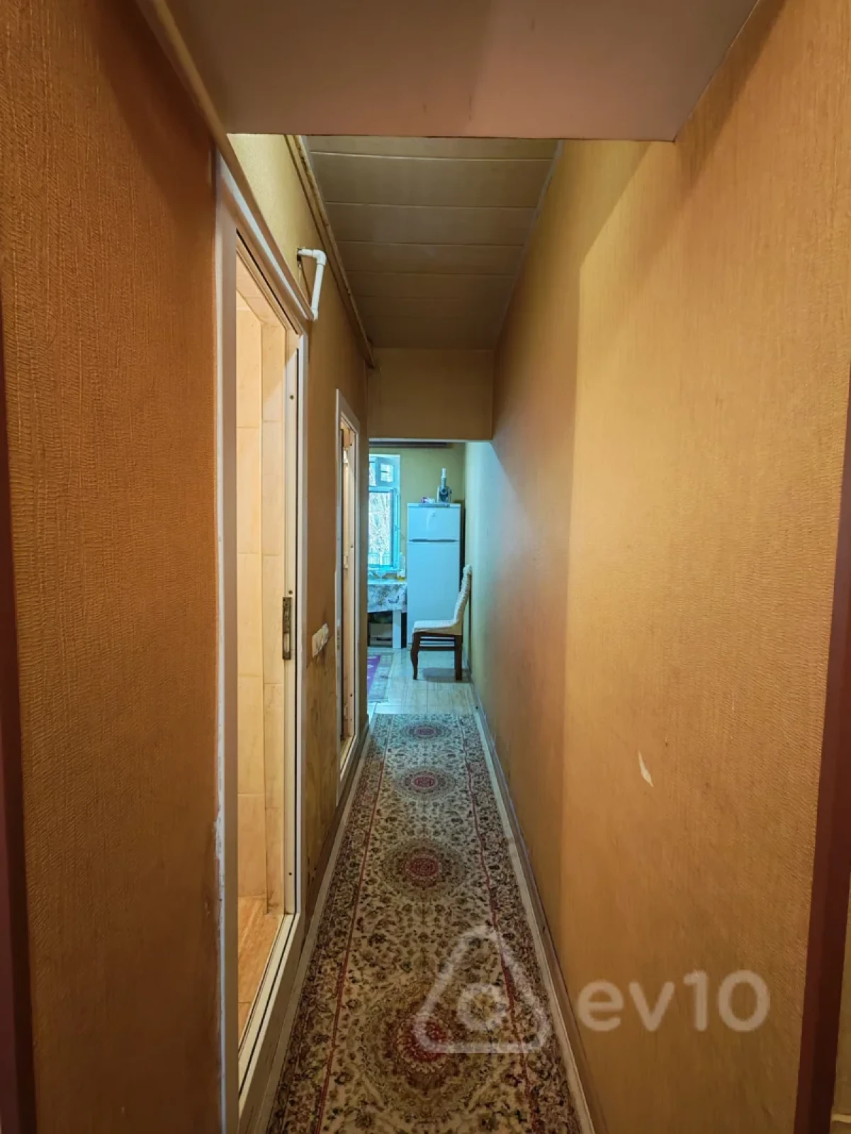 Satılır 2 otaqlı köhnə tikili 60 m²