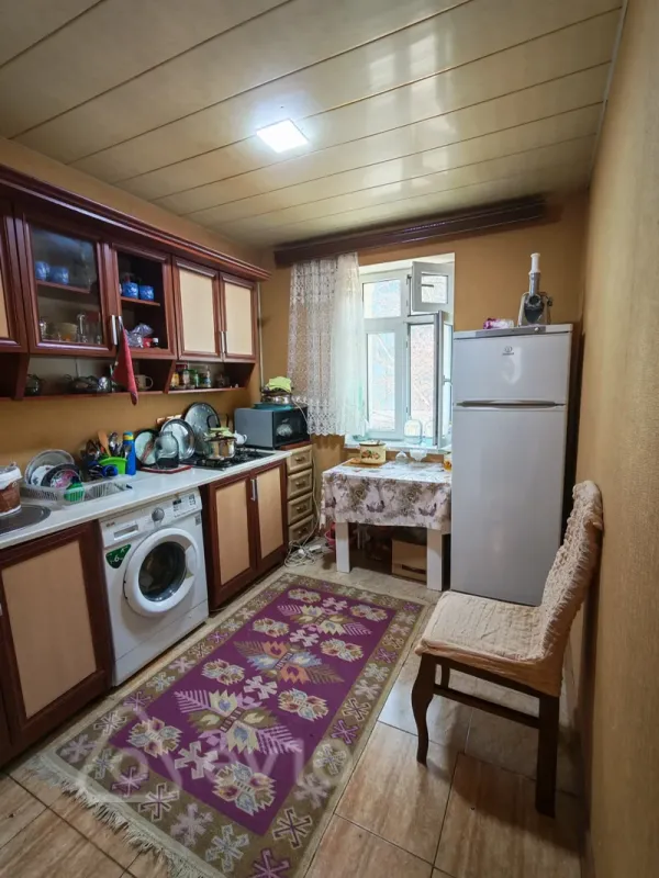 Satılır 2 otaqlı köhnə tikili 60 m²