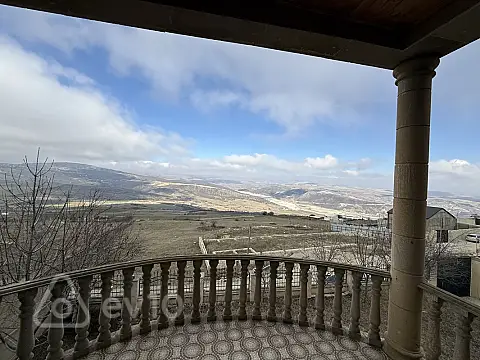 Satılır 4 otaqlı həyət evi 5 m²