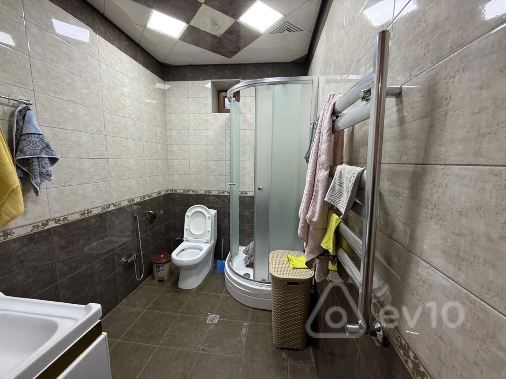 Satılır 4 otaqlı həyət evi 5 m²