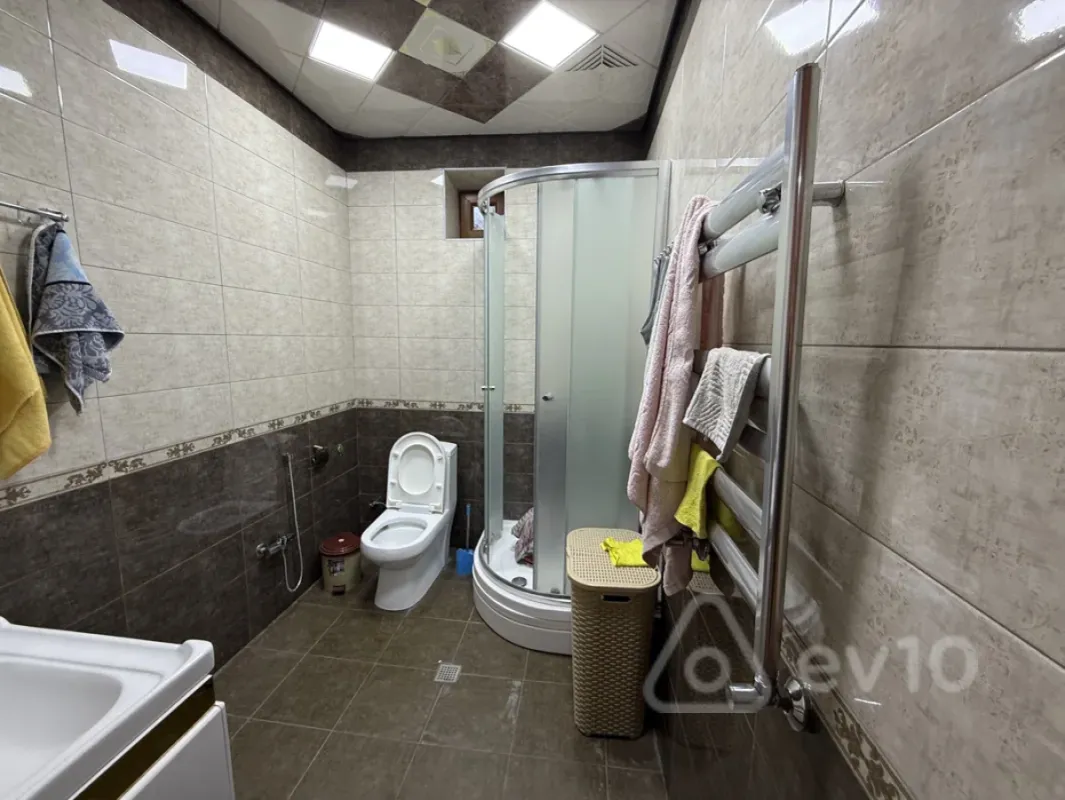 Satılır 4 otaqlı həyət evi 5 m²
