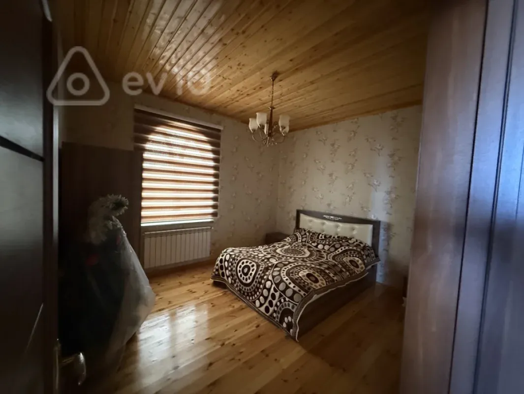 Satılır 4 otaqlı həyət evi 5 m²