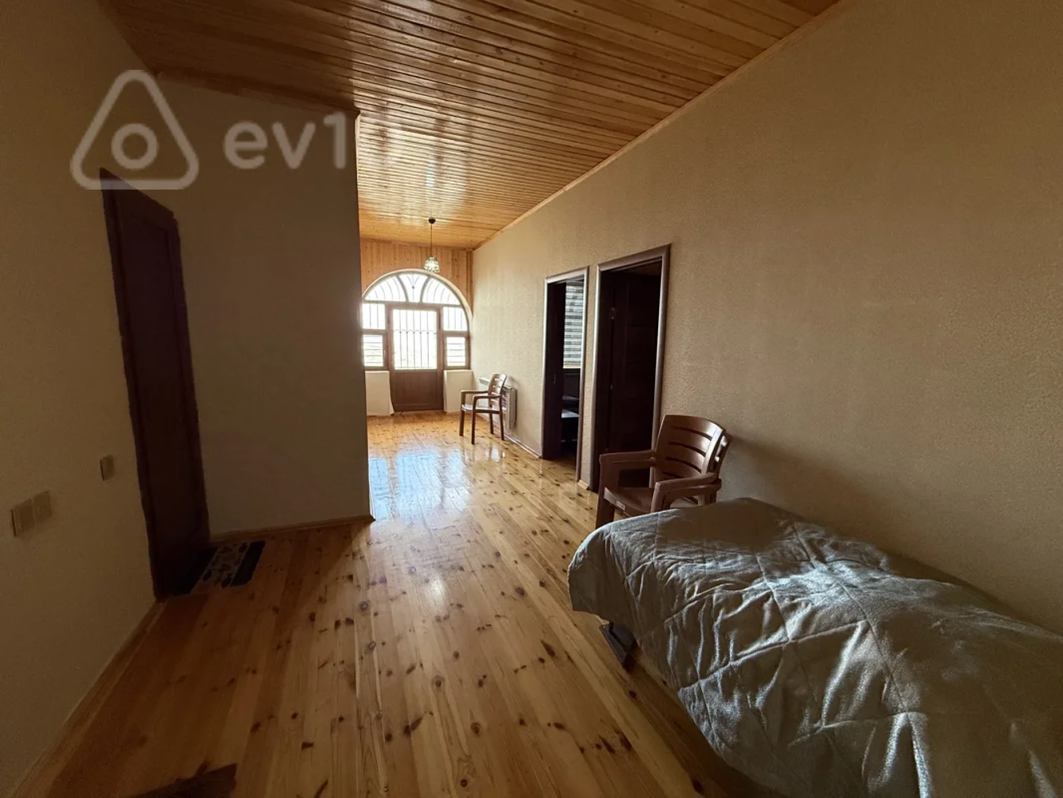 Satılır 4 otaqlı həyət evi 5 m²