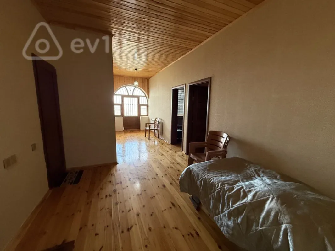 Satılır 4 otaqlı həyət evi 5 m²