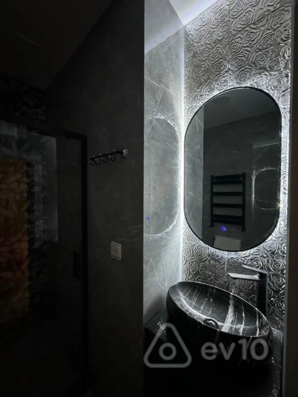 Kirayə verilir 2 otaqlı yeni tikili 80 m²