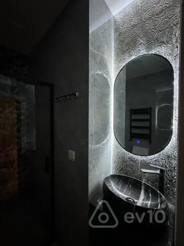 Kirayə verilir 2 otaqlı yeni tikili 80 m²