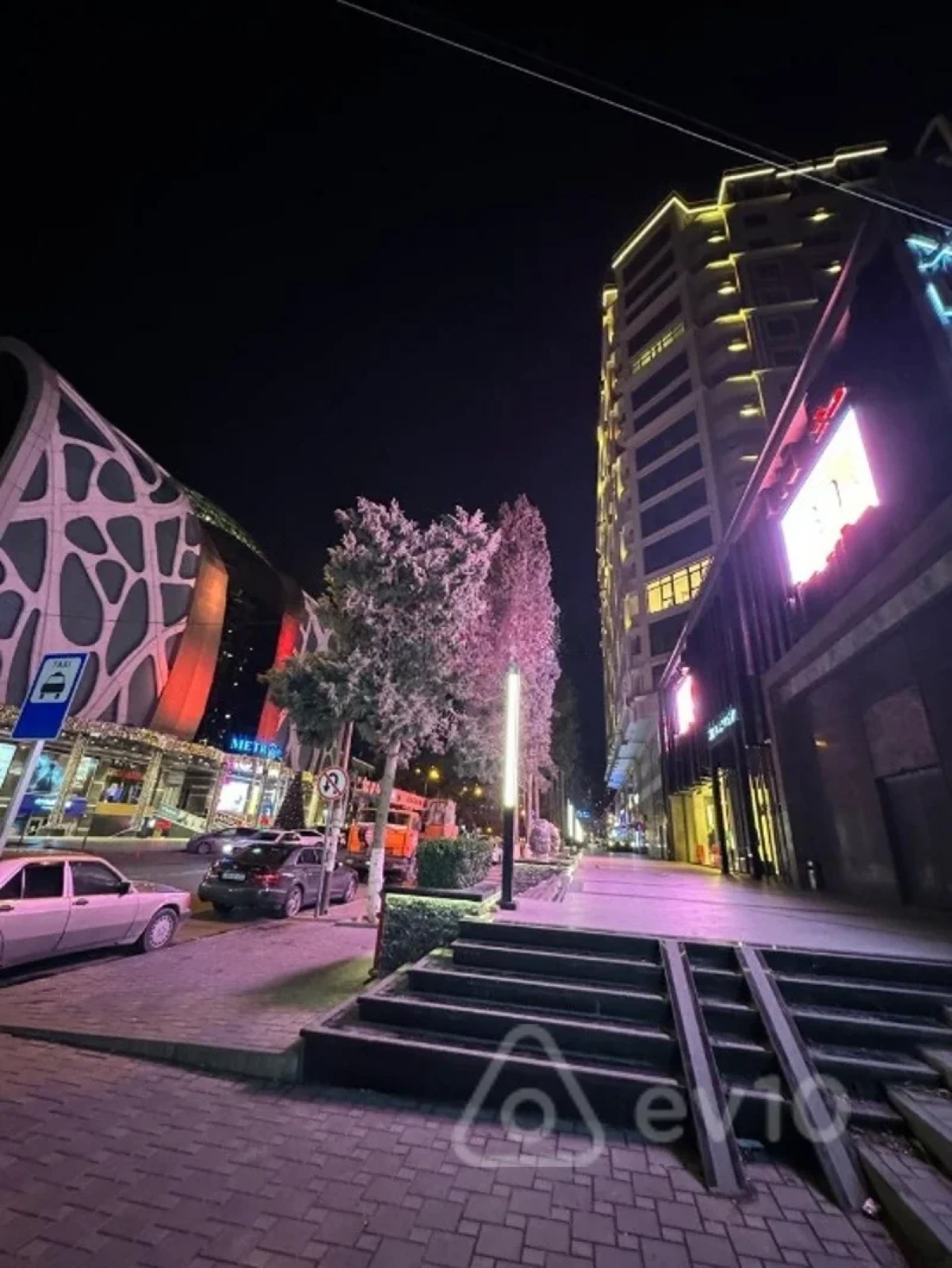 Kirayə verilir 2 otaqlı yeni tikili 80 m²