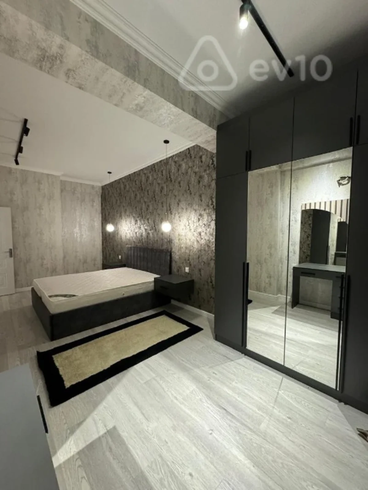 Kirayə verilir 2 otaqlı yeni tikili 80 m²