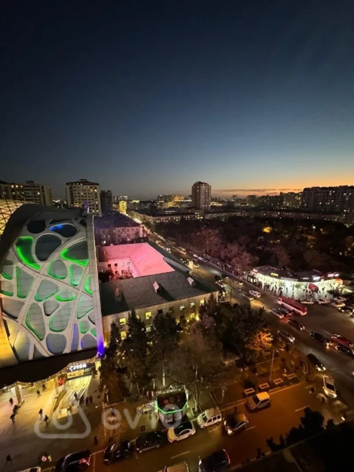 Kirayə verilir 2 otaqlı yeni tikili 80 m²