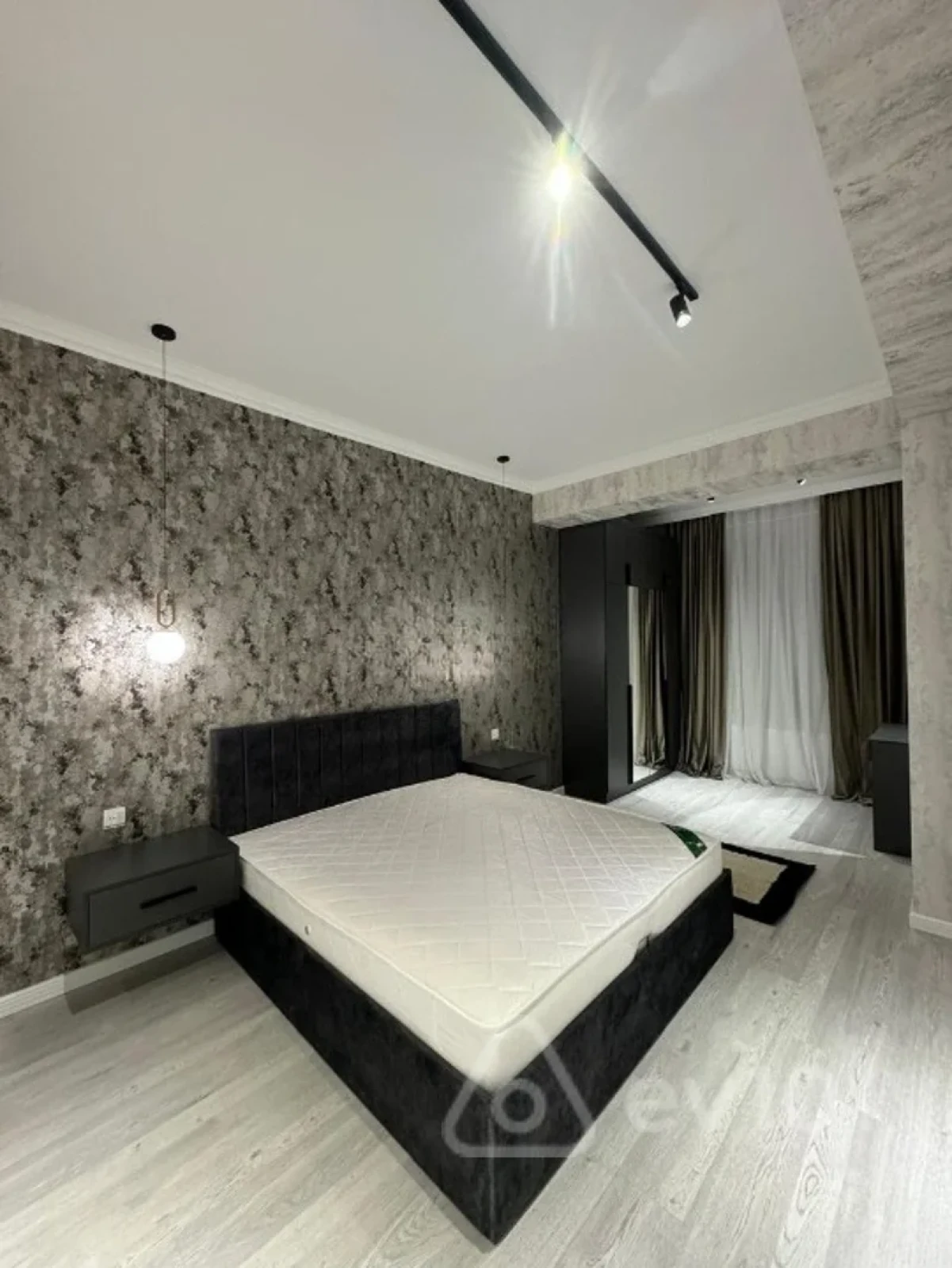 Kirayə verilir 2 otaqlı yeni tikili 80 m²