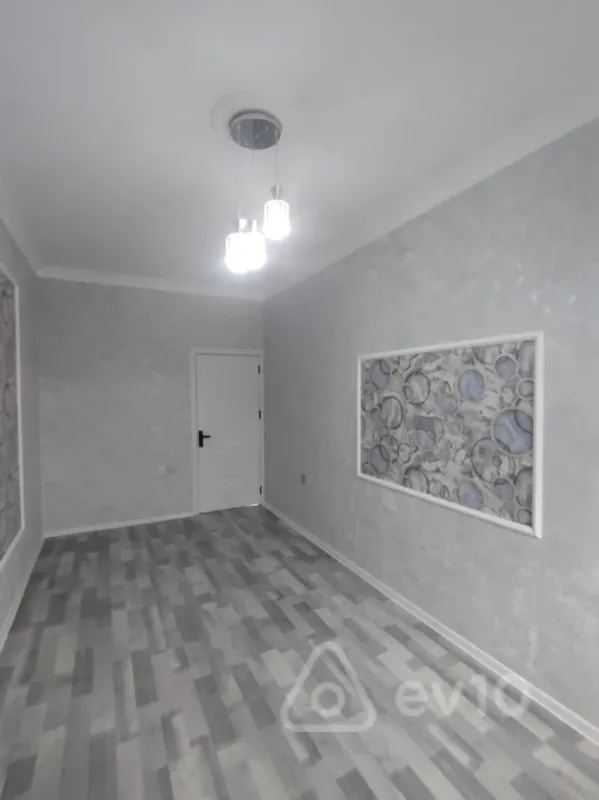 Satılır 3 otaqlı köhnə tikili 75 m²