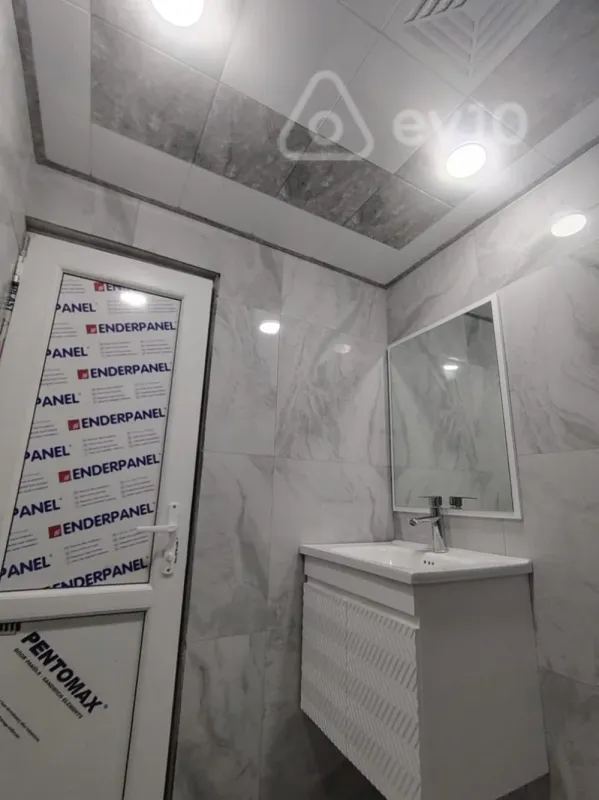 Satılır 3 otaqlı köhnə tikili 75 m²