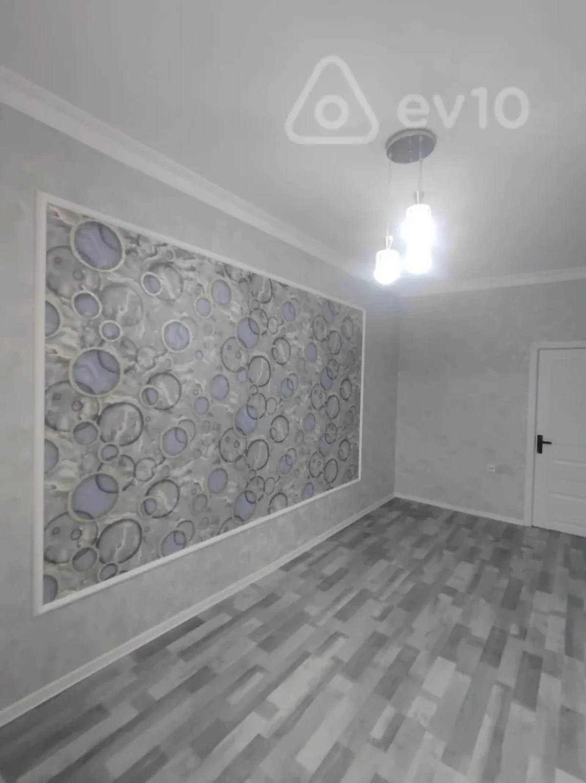 Satılır 3 otaqlı köhnə tikili 75 m²