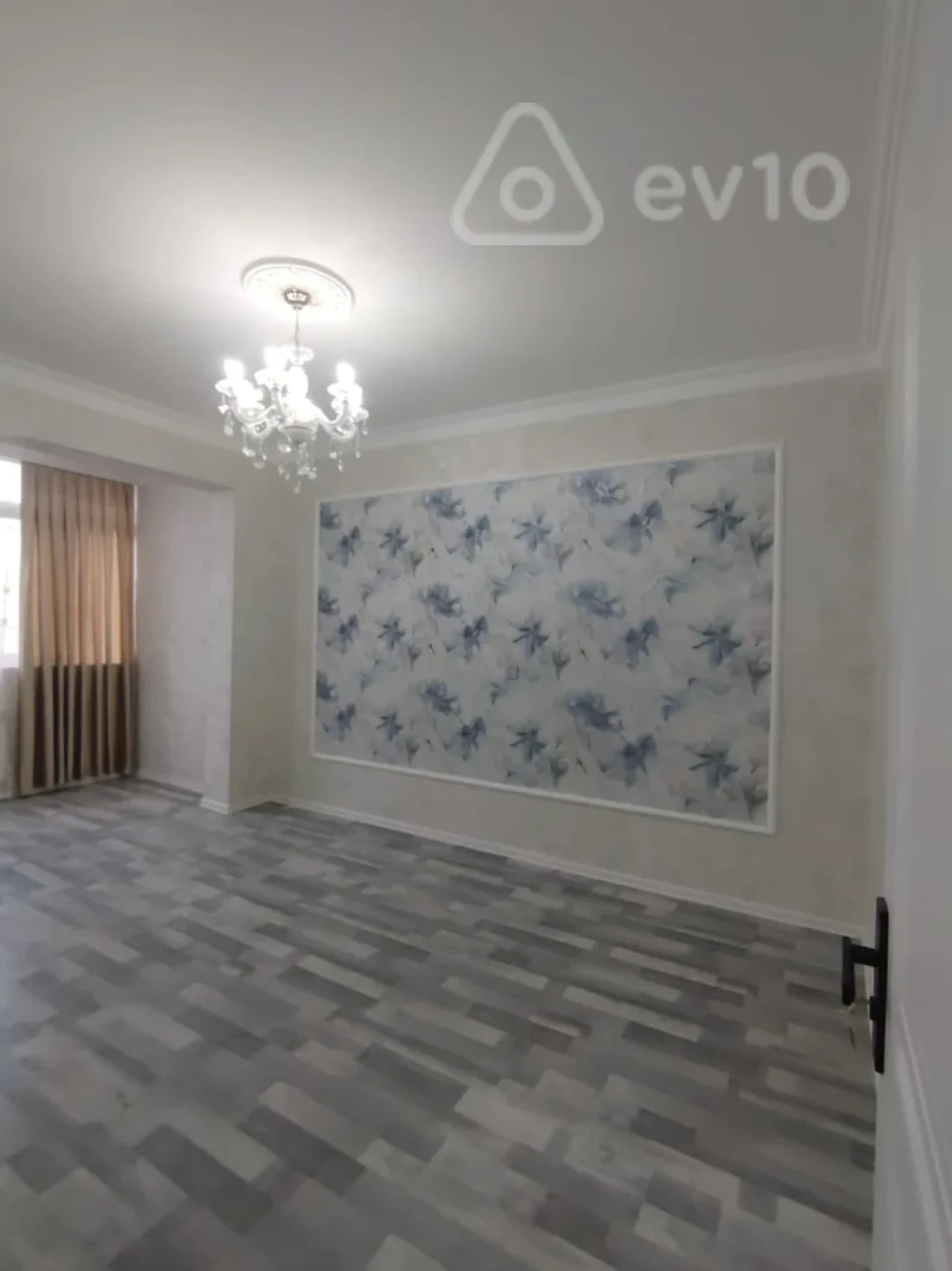 Satılır 3 otaqlı köhnə tikili 75 m²