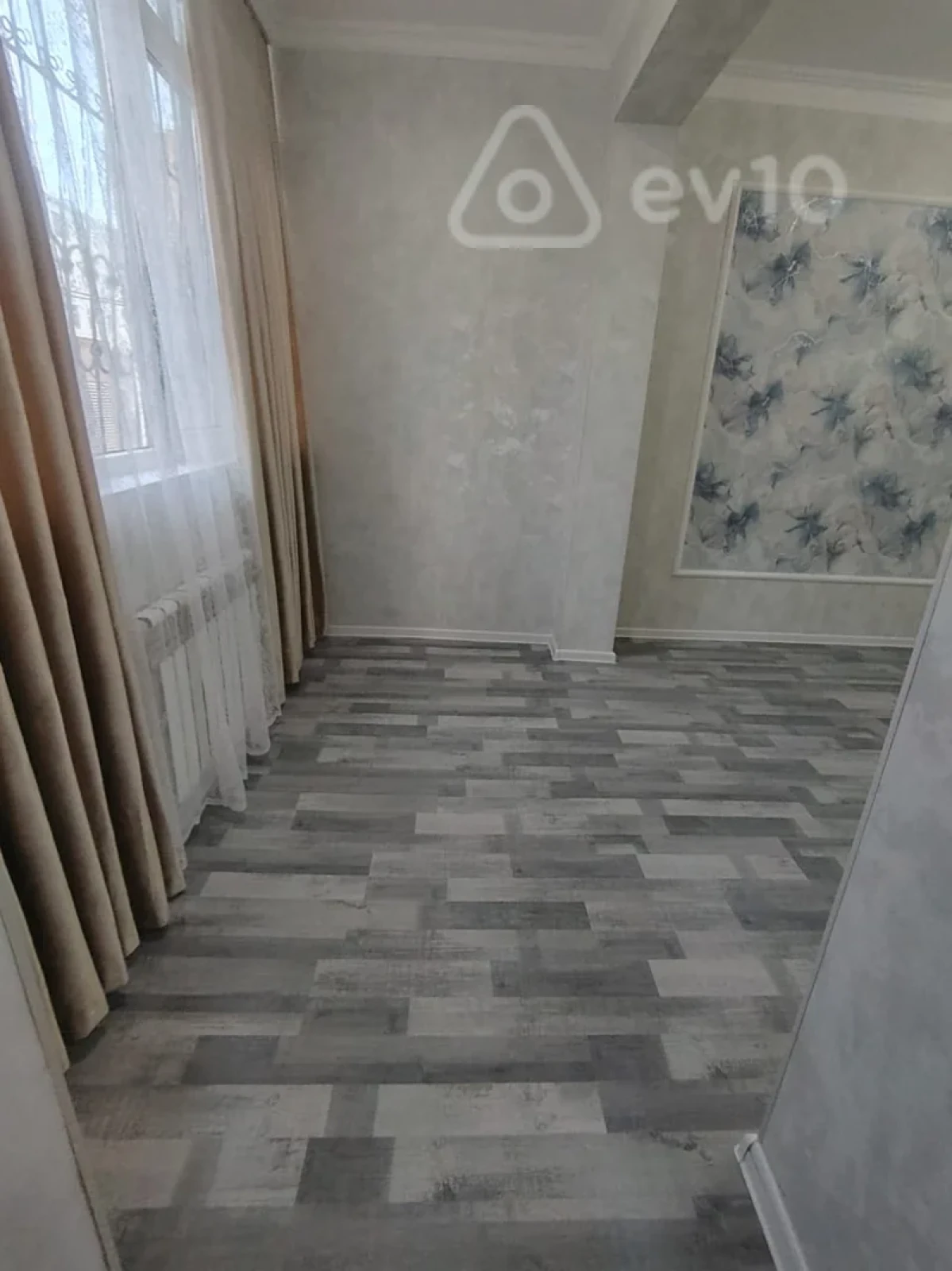 Satılır 3 otaqlı köhnə tikili 75 m²