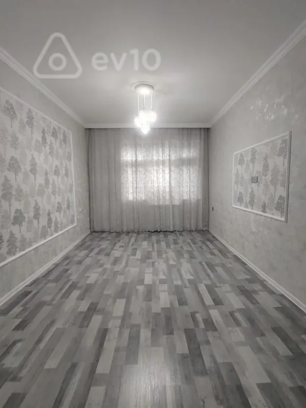 Satılır 3 otaqlı köhnə tikili 75 m²