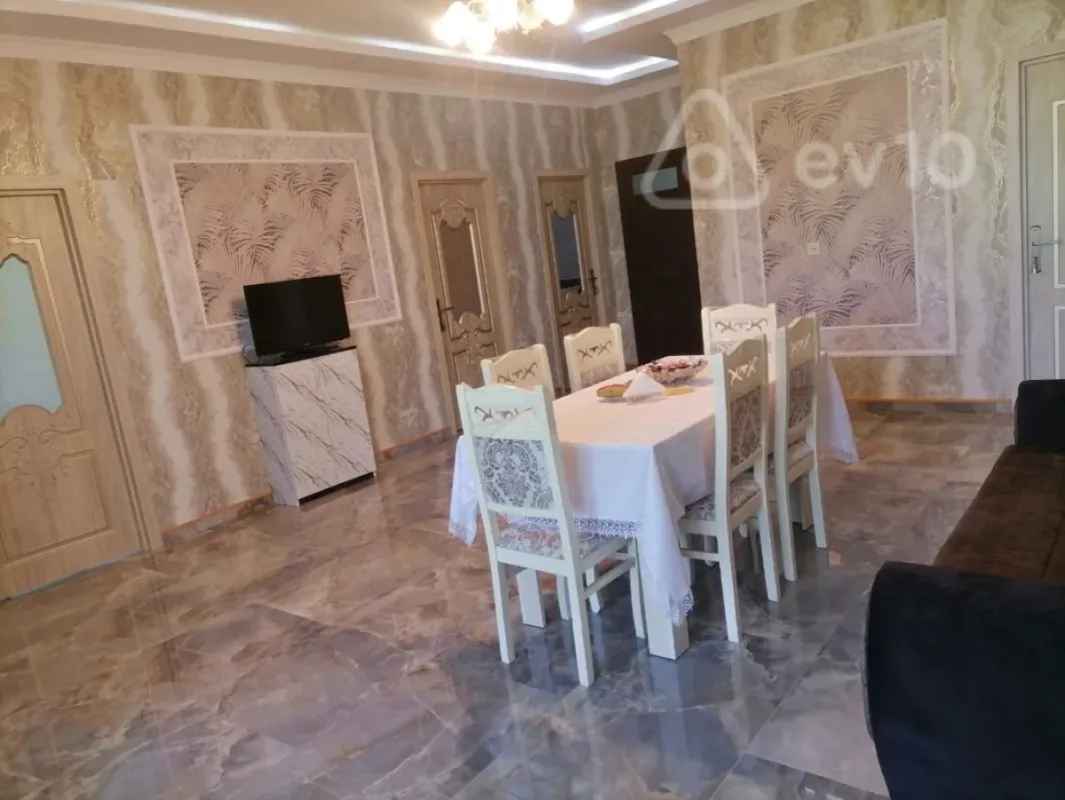 Kirayə verilir 3 otaqlı həyət evi 5 m²