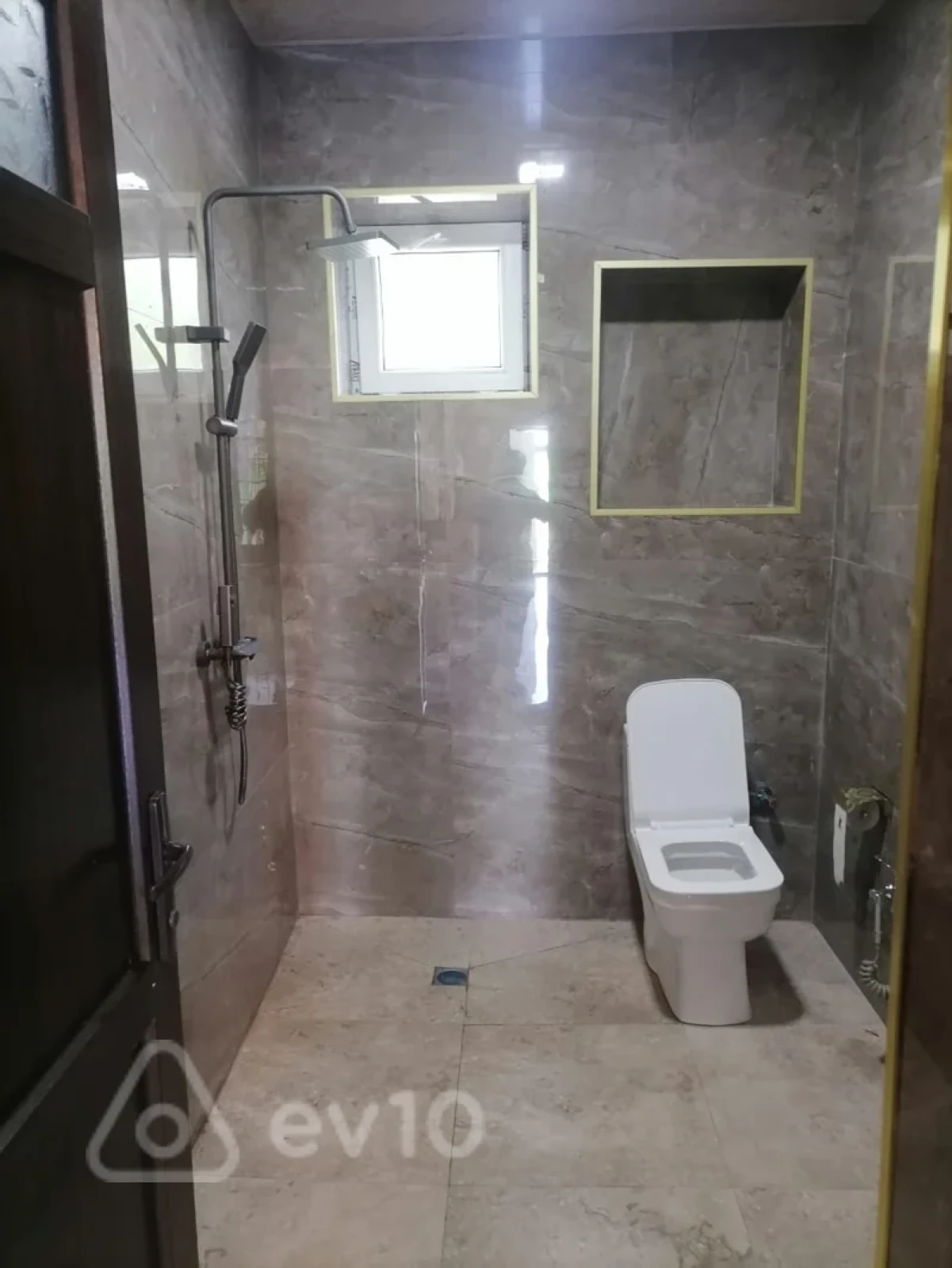 Kirayə verilir 3 otaqlı həyət evi 5 m²