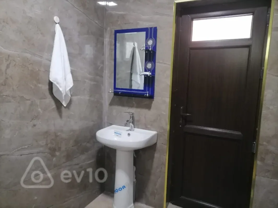 Kirayə verilir 3 otaqlı həyət evi 5 m²
