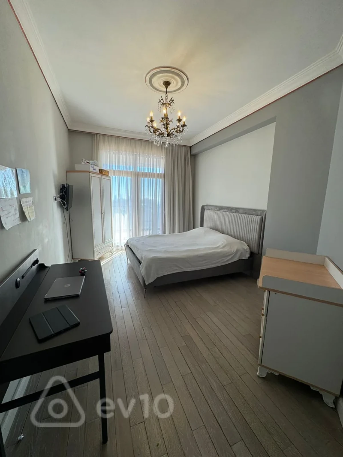 Kirayə verilir 4 otaqlı yeni tikili 200 m²