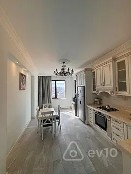 Kirayə verilir 4 otaqlı yeni tikili 200 m²