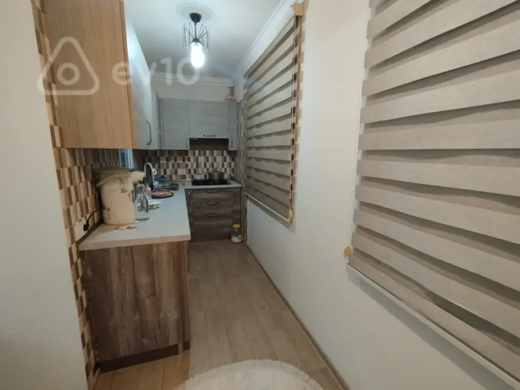 Satılır 3 otaqlı köhnə tikili 50 m²