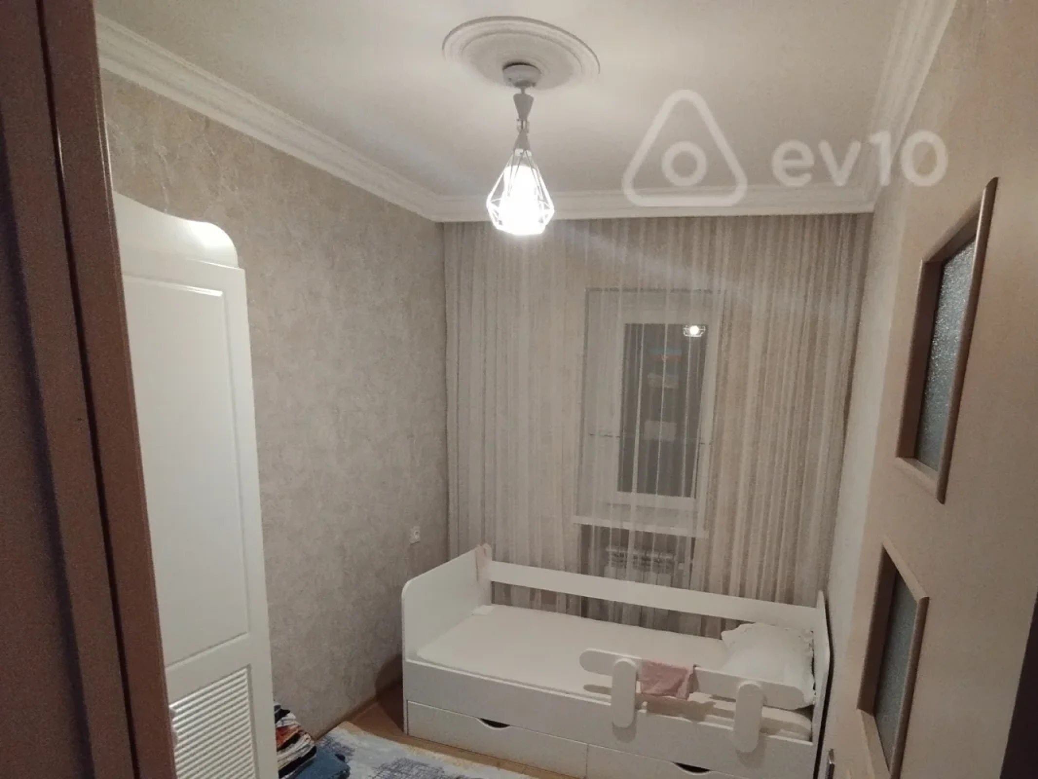 Satılır 3 otaqlı köhnə tikili 50 m²
