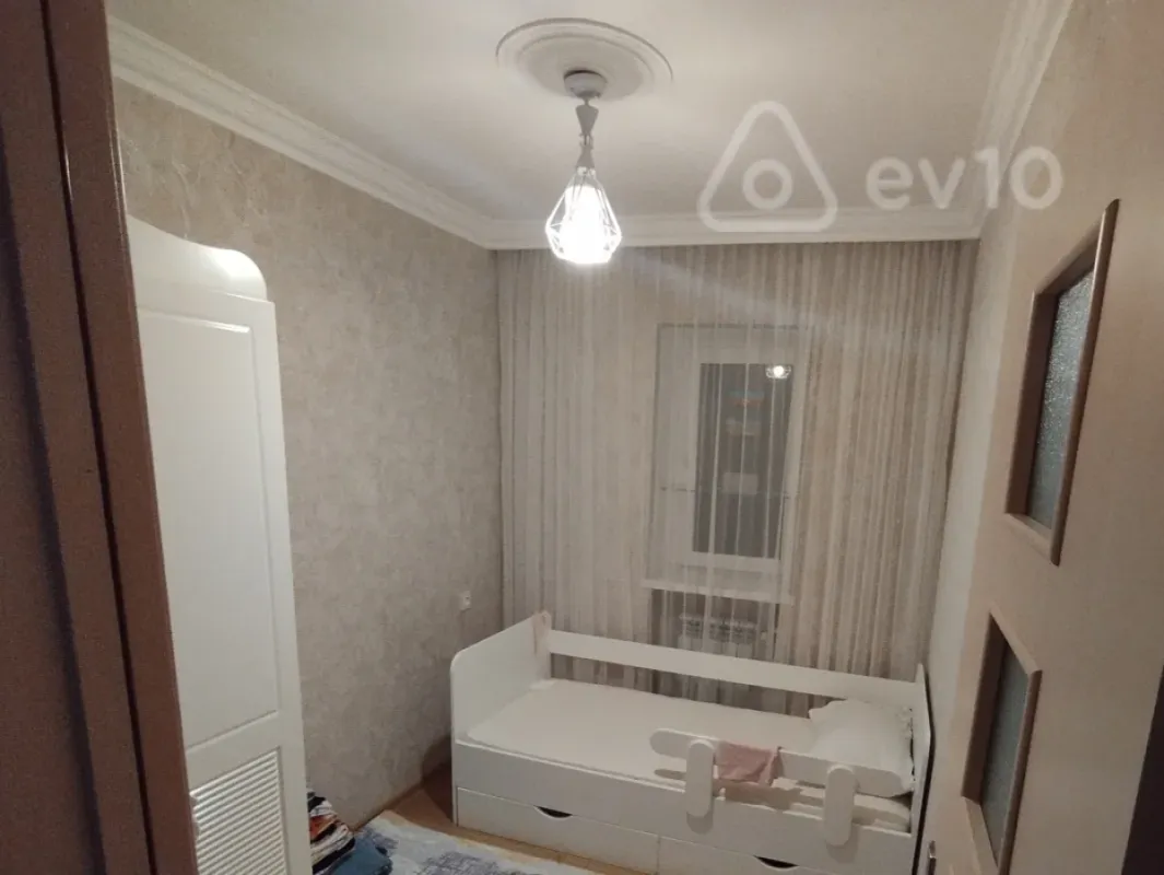 Satılır 3 otaqlı köhnə tikili 50 m²