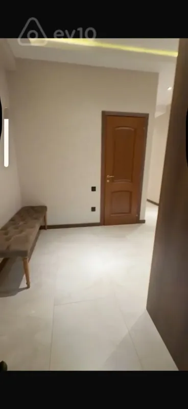 Kirayə verilir 2 otaqlı yeni tikili 83 m²