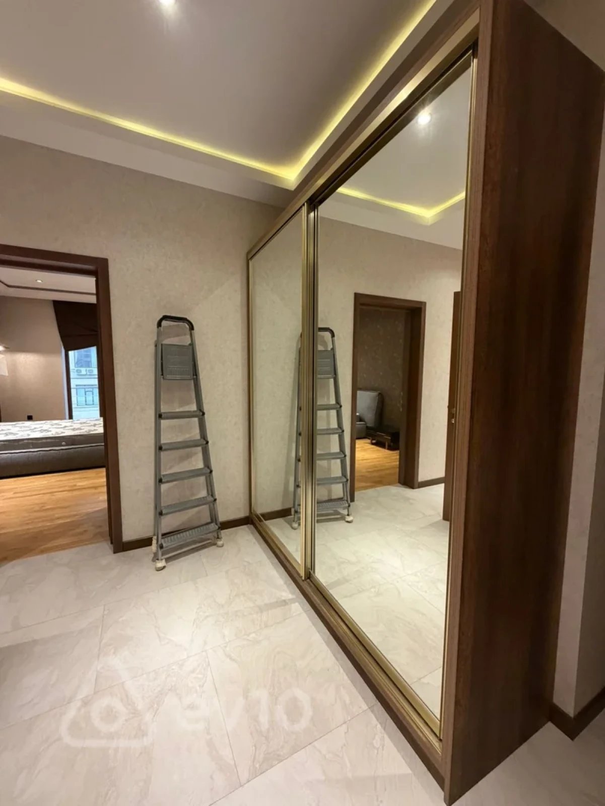 Kirayə verilir 2 otaqlı yeni tikili 83 m²